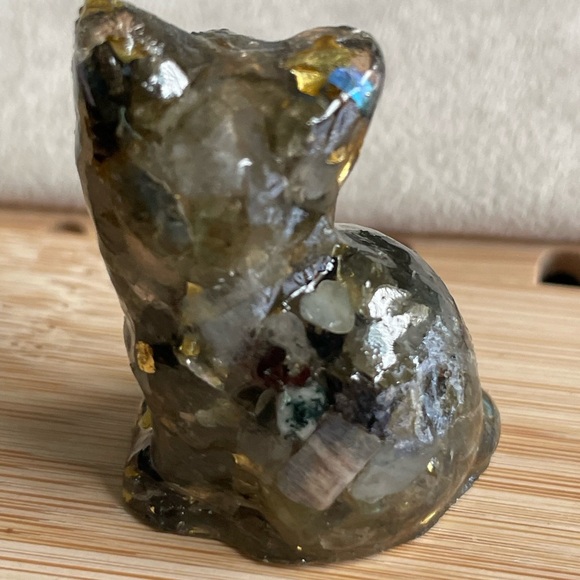Natural Labradorite Cat With Gold Flakes – Approx. 2” Handmade Crystal Sculpture - Picture 4 of 10